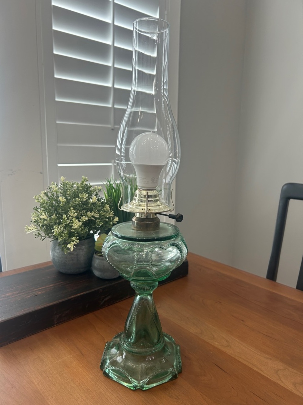 Vintage Seagreen Depression Glass Queen Of Hearts Oil Lamp